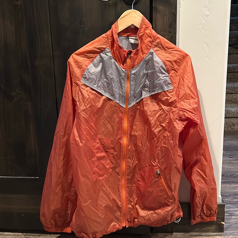Men’s Nike ultra light weight running jacket.